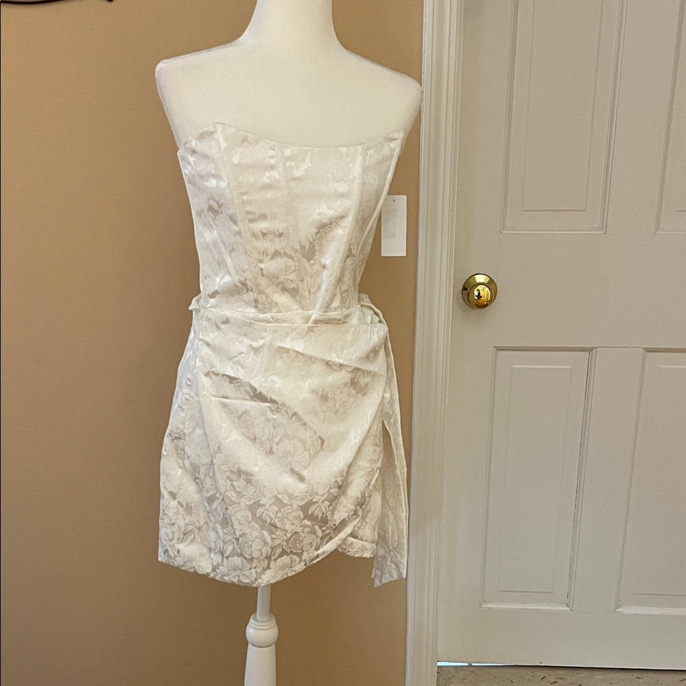 NWT V Chapman  designer Strapless White Floral Jacquard Mini Dress